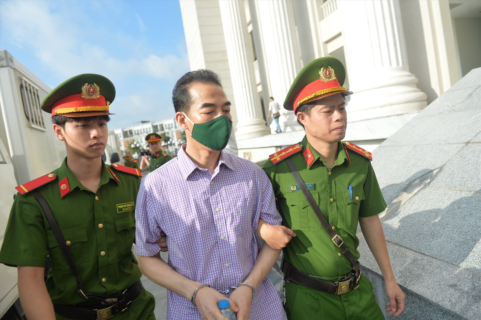 Cựu Thứ trưởng Ngoại giao Tô Anh Dũng bị đề nghị mức án 12 - 13 năm tù, tiếp tục phong tỏa nhiều tài sản