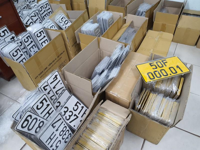 Từ ngày 158, khi bán xe phải giữ lại giấy đăng ký xe và biển số