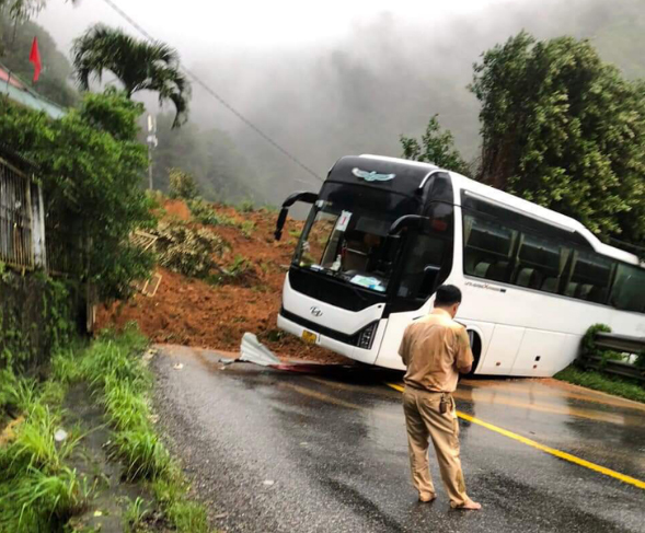 Thủ tướng chỉ đạo nóng về khắc phục hậu quả sạt lở đất tại đèo Bảo Lộc