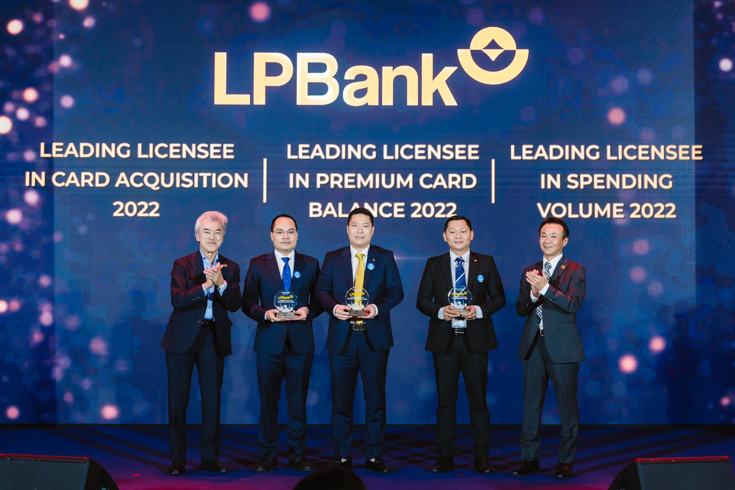 LPBank dẫn đầu về sản phẩm, dịch vụ thẻ JCB trong năm 2022