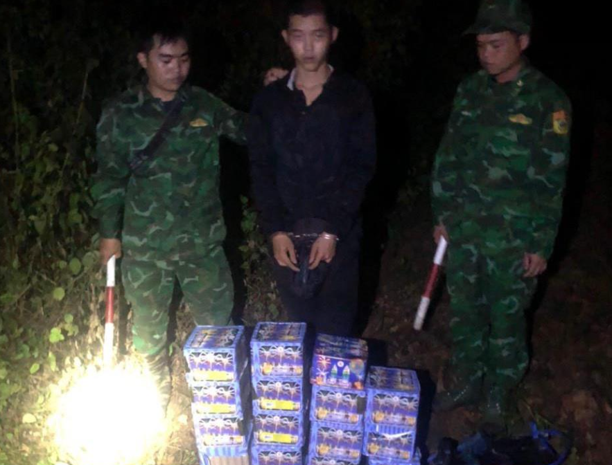 Gia Lai bắt đối tượng vận chuyển 30kg pháo lậu