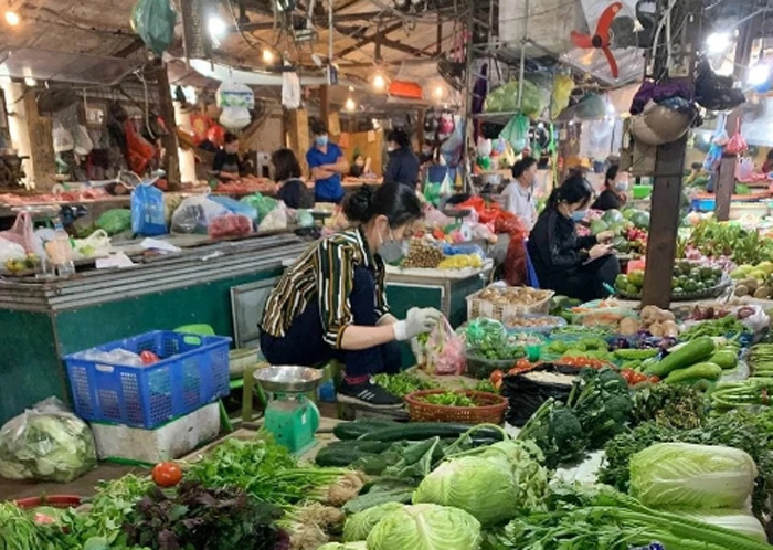 Chợ truyền thống nỗ lực thích nghi sau chuyển đổi