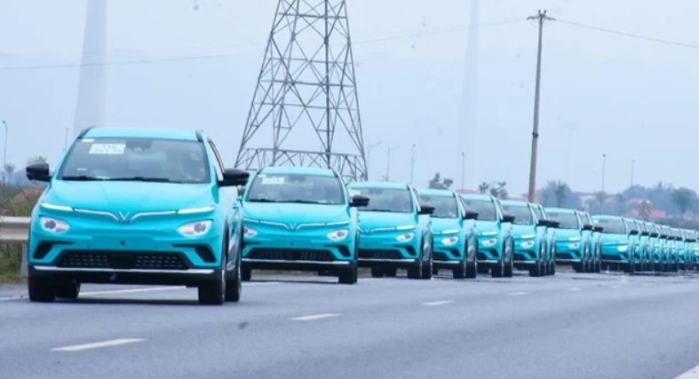 Đề xuất tặng 1.000 USD cho người mua ô tô điện, miễn phí cấp biển