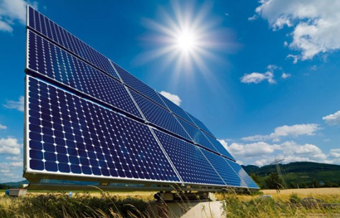 Bộ Công Thương yêu cầu EVN giải quyết 14 dự án điện mặt trời áp sai giá