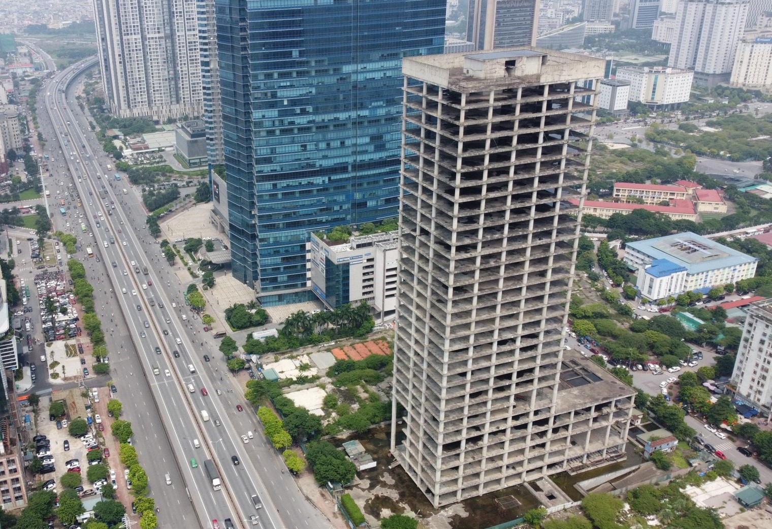 Yêu cầu Vicem hồi sinh toà tháp nghìn tỷ đang bỏ hoang nhiều năm