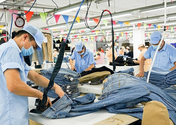 Thiếu đơn hàng, các doanh nghiệp dệt may đang phải ‘gồng mình cầm cự’