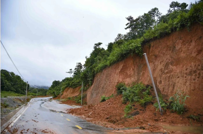 Công bố tình huống khẩn cấp về thiên tai trên 14 tuyến quốc lộ qua Điện Biên và Sơn La