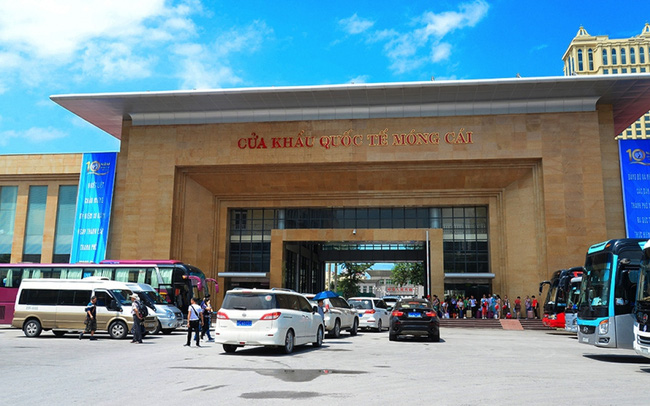 Hơn 990.000 tấn hàng xuất nhập khẩu qua cửa khẩu quốc tế Móng Cái
