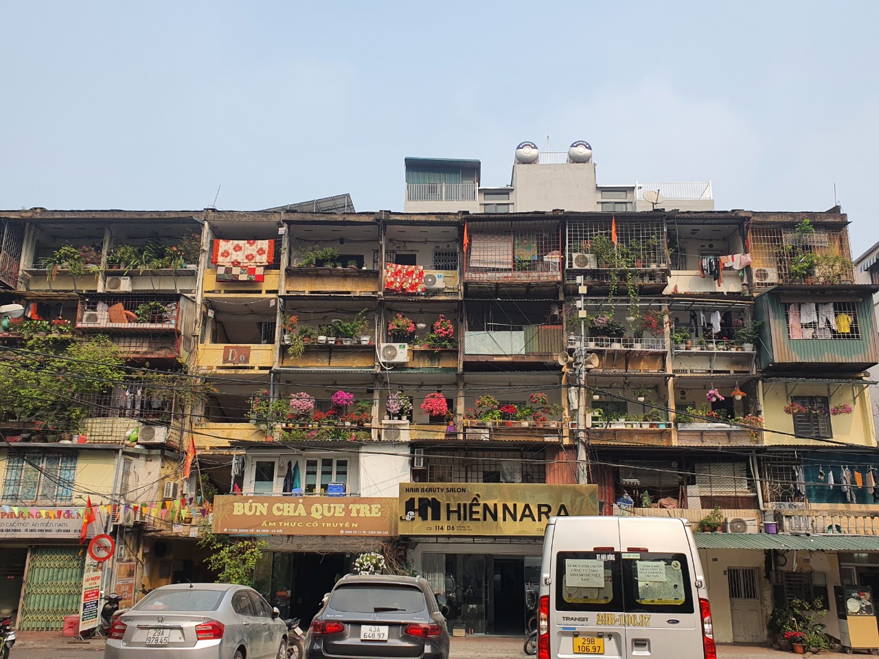 Cử tri kiến nghị sửa đổi quy định về cải tạo, xây dựng lại chung cư, Bộ Xây dựng nói gì