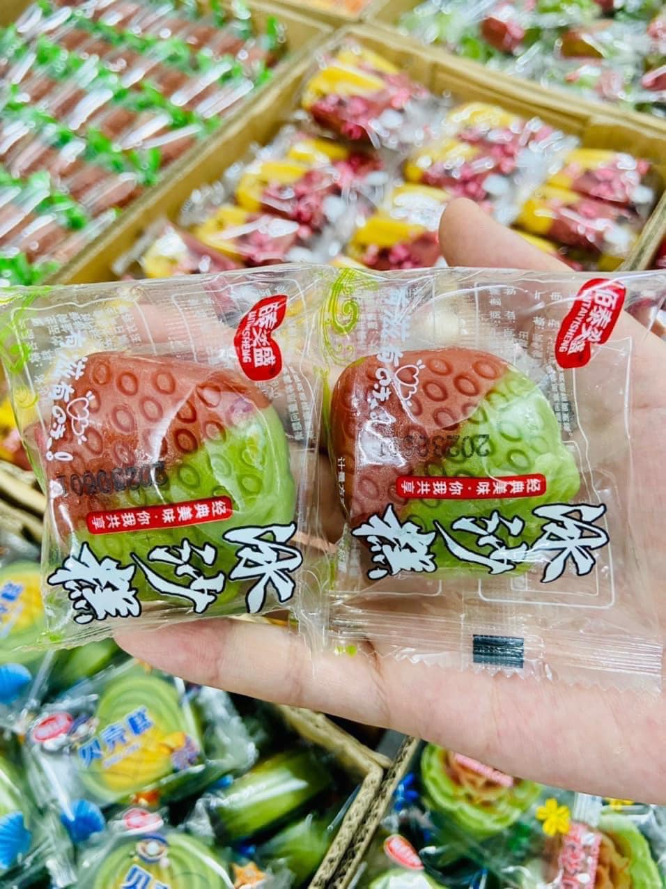 Bánh trung thu giá rẻ, không rõ nguồn gốc bán tràn lan