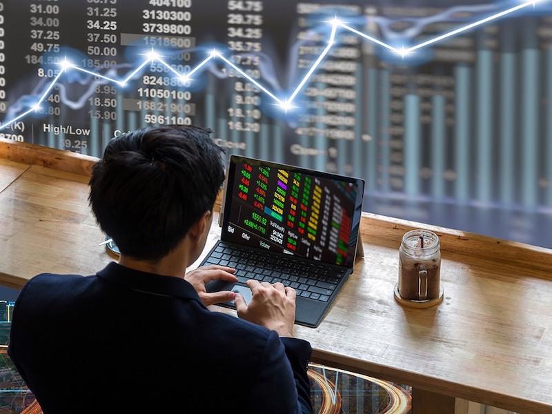 Thị trường điều chỉnh, cổ phiếu ngân hàng hấp dẫn để mua và nắm giữ dài hạn