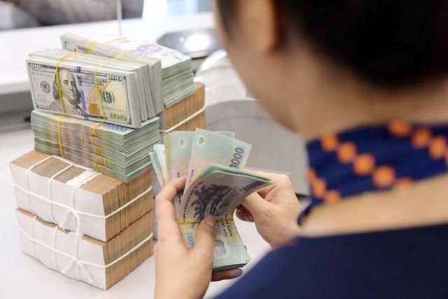 Ngân hàng ‘đau đầu vì thừa tiền do khách thờ ơ không muốn vay