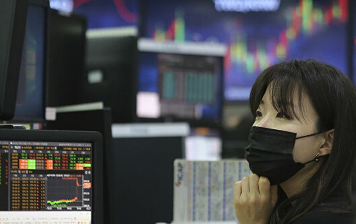 Áp lực ở nhóm blue-chip kéo VN-Index giảm hơn 15 điểm phiên đầu tuần