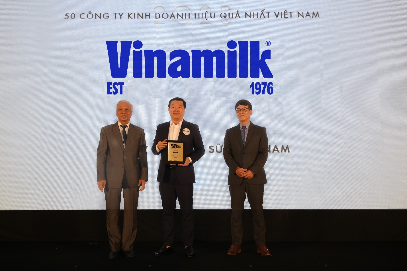 Qua 20 năm cổ phần hoá Vinamilk luôn nằm trong top doanh nghiệp niêm yết hàng đầu Việt Nam