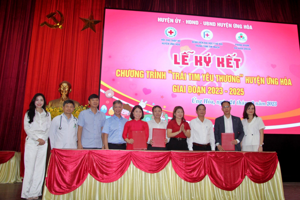 Ứng Hoà Hơn 200 em nhỏ được khám sàng lọc bệnh lý