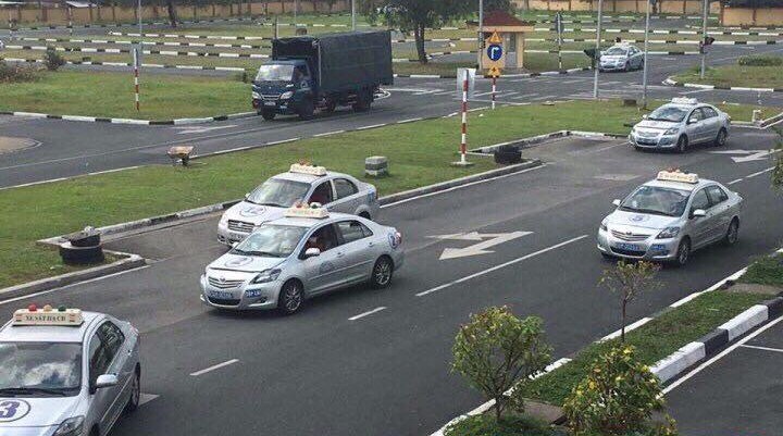 Đề xuất hạ tiêu chuẩn giáo viên dạy lái xe chỉ cần bằng THPT