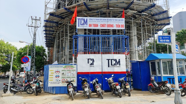 Đà Nẵng Kéo sắt thi công tòa nhà 7 tầng, nam công nhân bị điện giật bỏng nặng