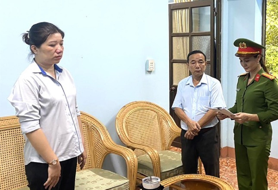 Bắt tạm giam nguyên kế toán Chi nhánh Văn phòng Đăng ký đất đai huyện Lộc Ninh