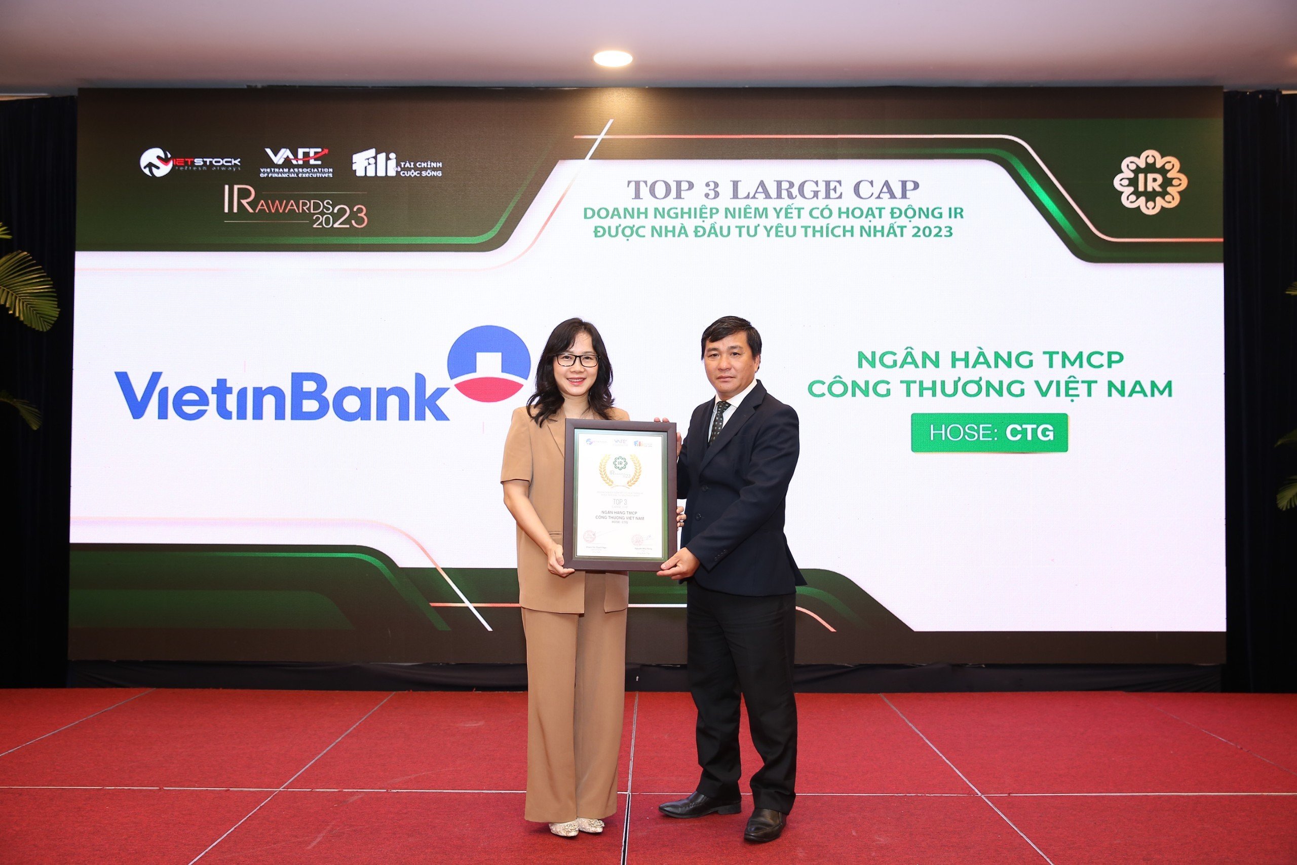 VietinBank (HOSE CTG) xuất sắc giành giải thưởng Top 3 Doanh nghiệp niêm yết có hoạt động quan hệ nhà đầu tư yêu thích nhất 2023