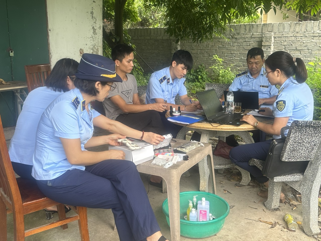 Kinh doanh mỹ phẩm nhập lậu, 1 doanh nghiệp bị phạt gần 200 triệu đồng