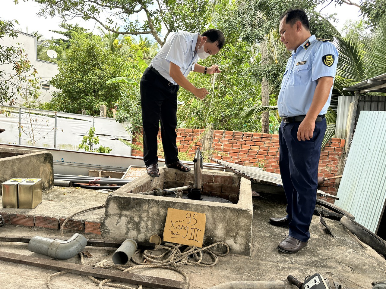 Kinh doanh xăng dầu giả một doanh nghiệp bị xử phạt gần 400 triệu đồng