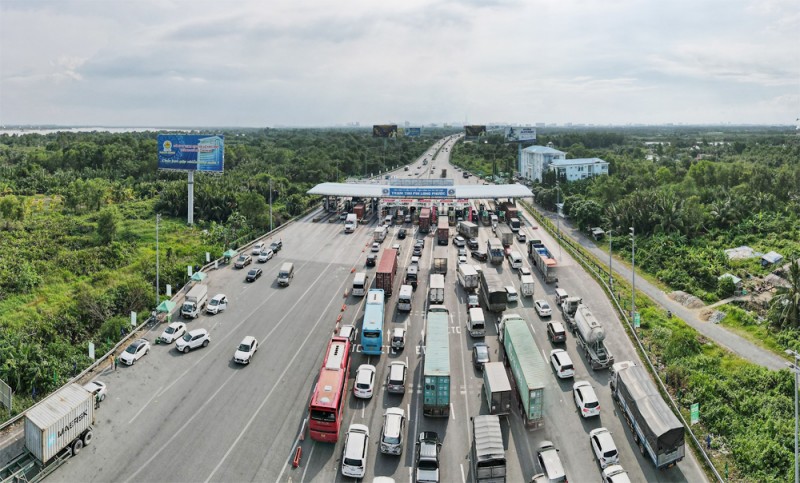 VEC muốn tăng phí đường bộ trên 4 tuyến cao tốc để trả nợ