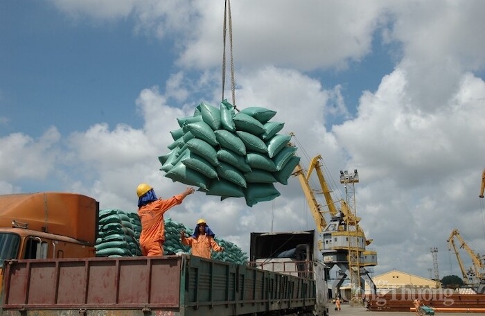 Giá gạo xuất khẩu Việt Nam vượt đỉnh lịch sử