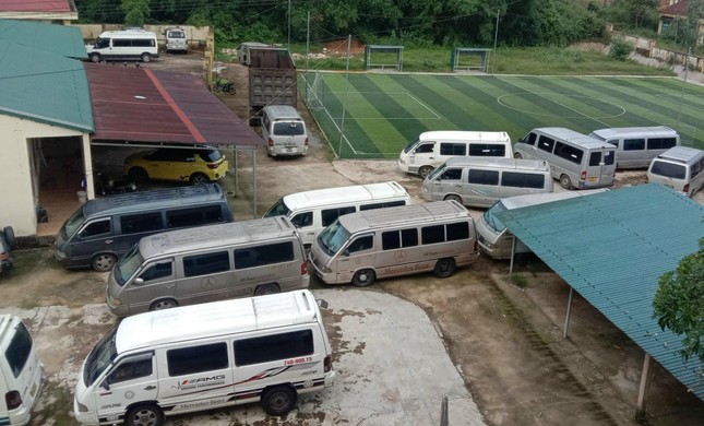 Phát hiện hàng loạt ô tô vận chuyển gỗ và đường kính lậu