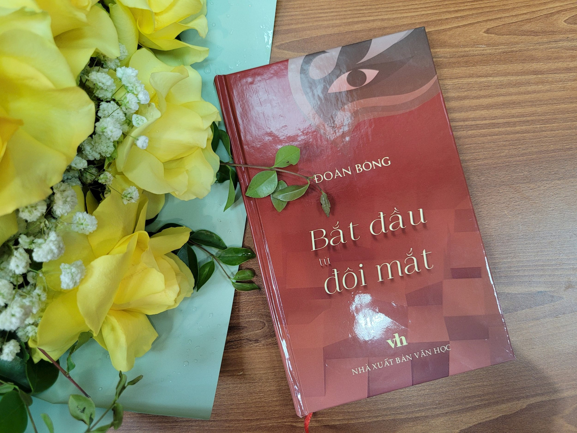 Nhạc sĩ Đoàn Bổng ra mắt tập thơ “Bắt đầu từ đôi mắt”