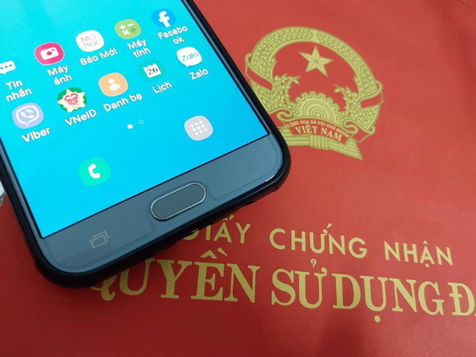 Cảnh giác thủ đoạn lừa đảo yêu cầu tích hợp sổ đỏ vào ứng dụng VNeID