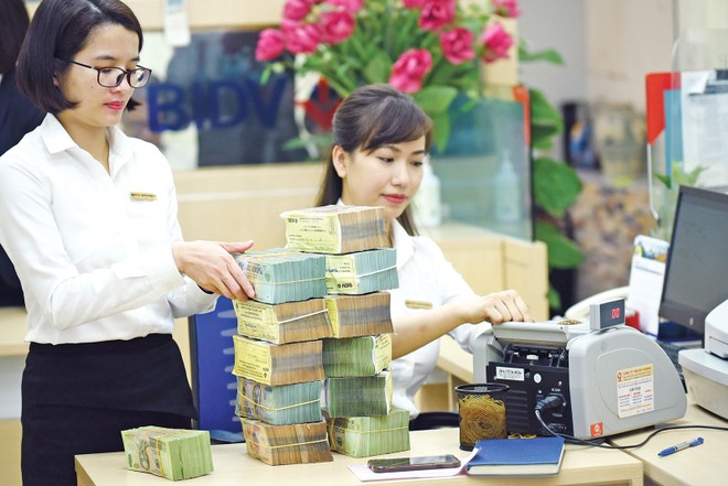 Nợ xấu cao, nhà đầu tư còn mặn mà với ‘cổ phiếu vua’