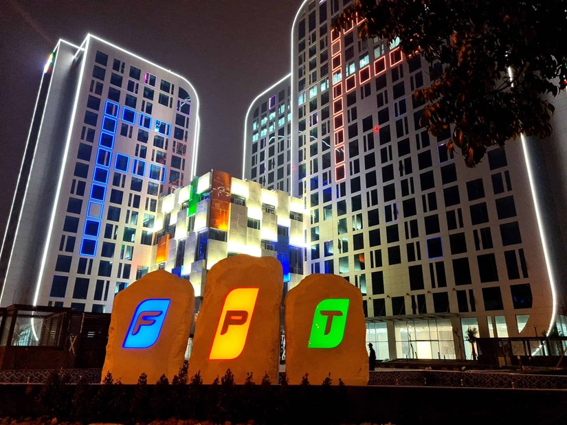 Loạt doanh nghiệp nhận lãi nghìn tỷ đồng từ tiền gửi ngân hàng