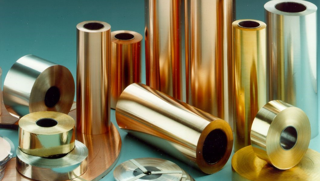 Thị trường hàng hoá 3011 Giá dầu tiếp tục đi lên, kim loại diễn biến trái chiều