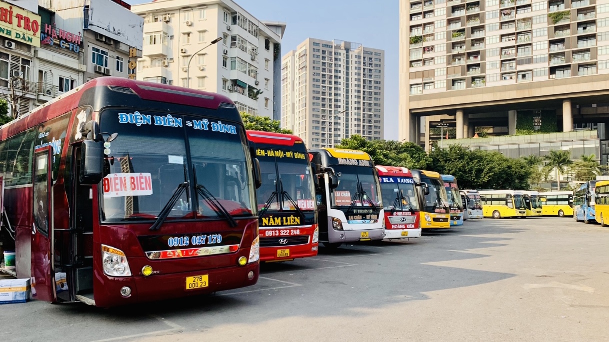 Đề xuất bắt buộc xe hợp đồng phải vào bến đón khách