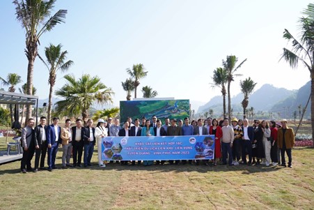 Đoàn đại biểu tỉnh Tuyên Quang, tỉnh Vĩnh Phúc tham quan dự án Flamingo Heritage Tân Trào City