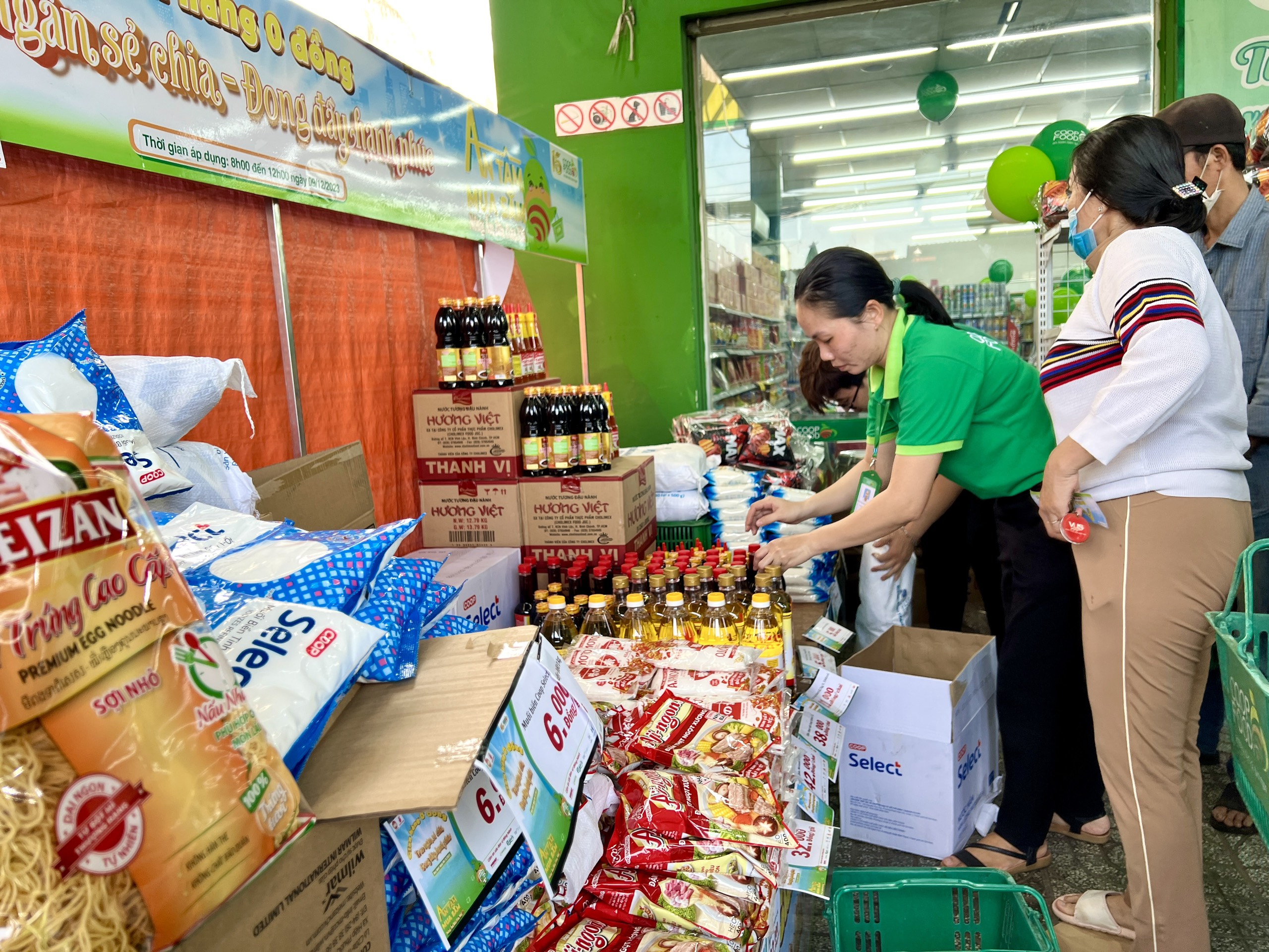 Co.op Food tiếp tục tổ chức Gian hàng 0 đồng hỗ trợ người dân có hoàn cảnh khó khăn