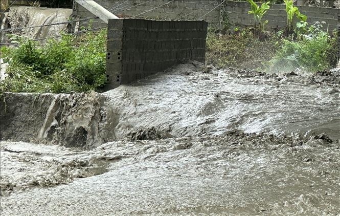 Để vỡ cống hồ thải quặng Công ty Cổ phần đồng Tả Phời  Vinacomin gây ảnh hưởng thiệt hại cho 104 hộ dân
