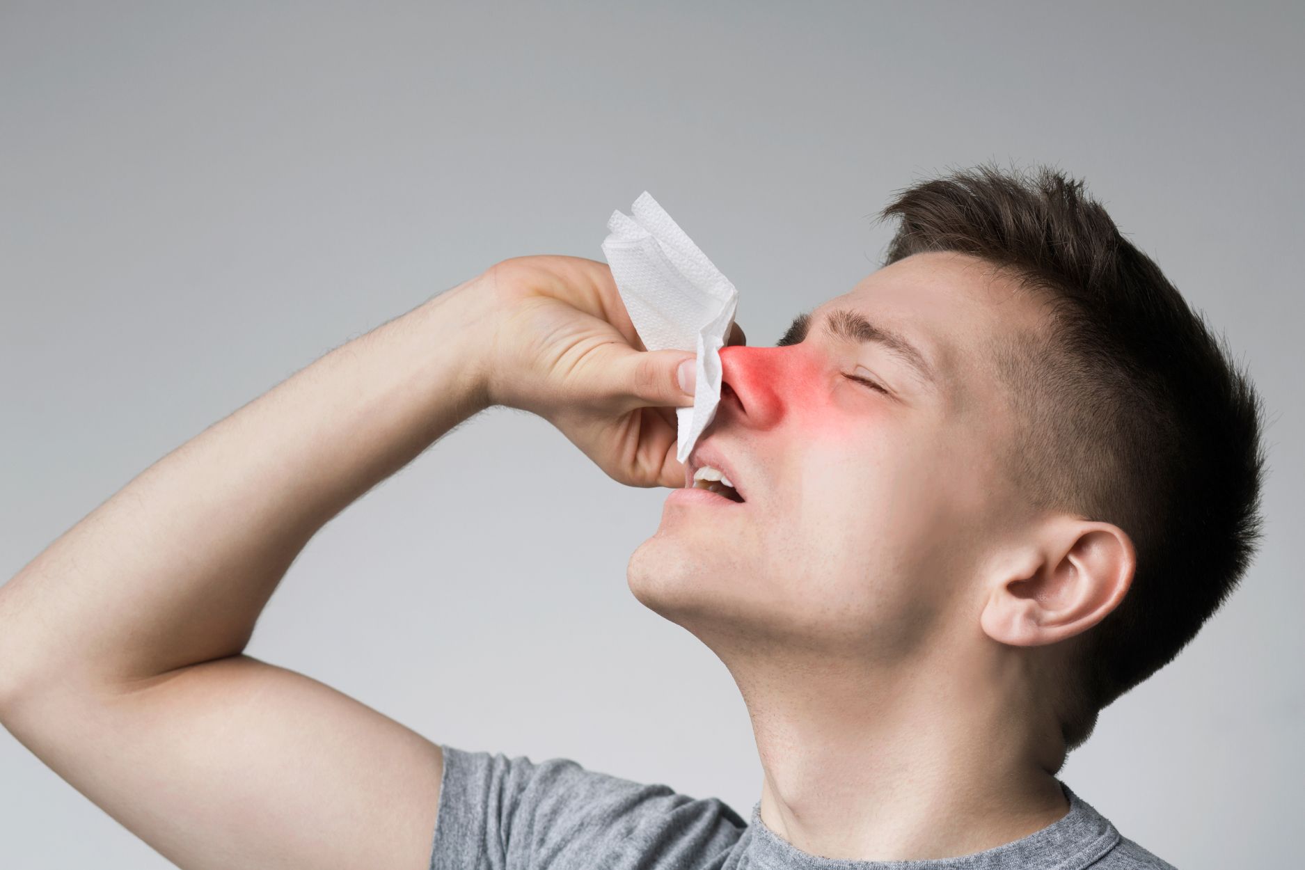 Nhận biết triệu chứng của viêm xoang và giải pháp cải thiện hiệu quả từ Xịt mũi họng Khiết Thanh