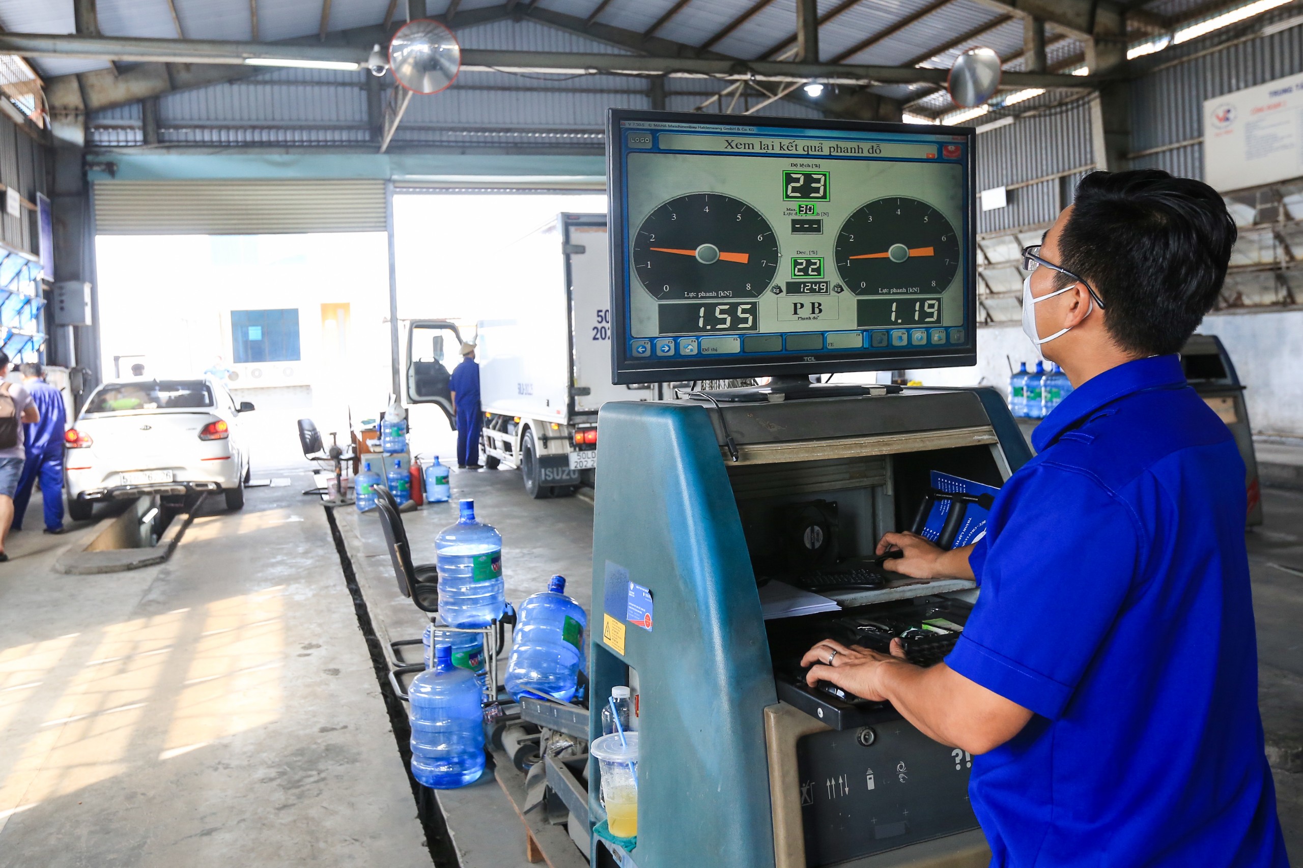 Nghiêm cấm Trung tâm đăng kiểm tùy tiện đưa yêu cầu gây khó người dân