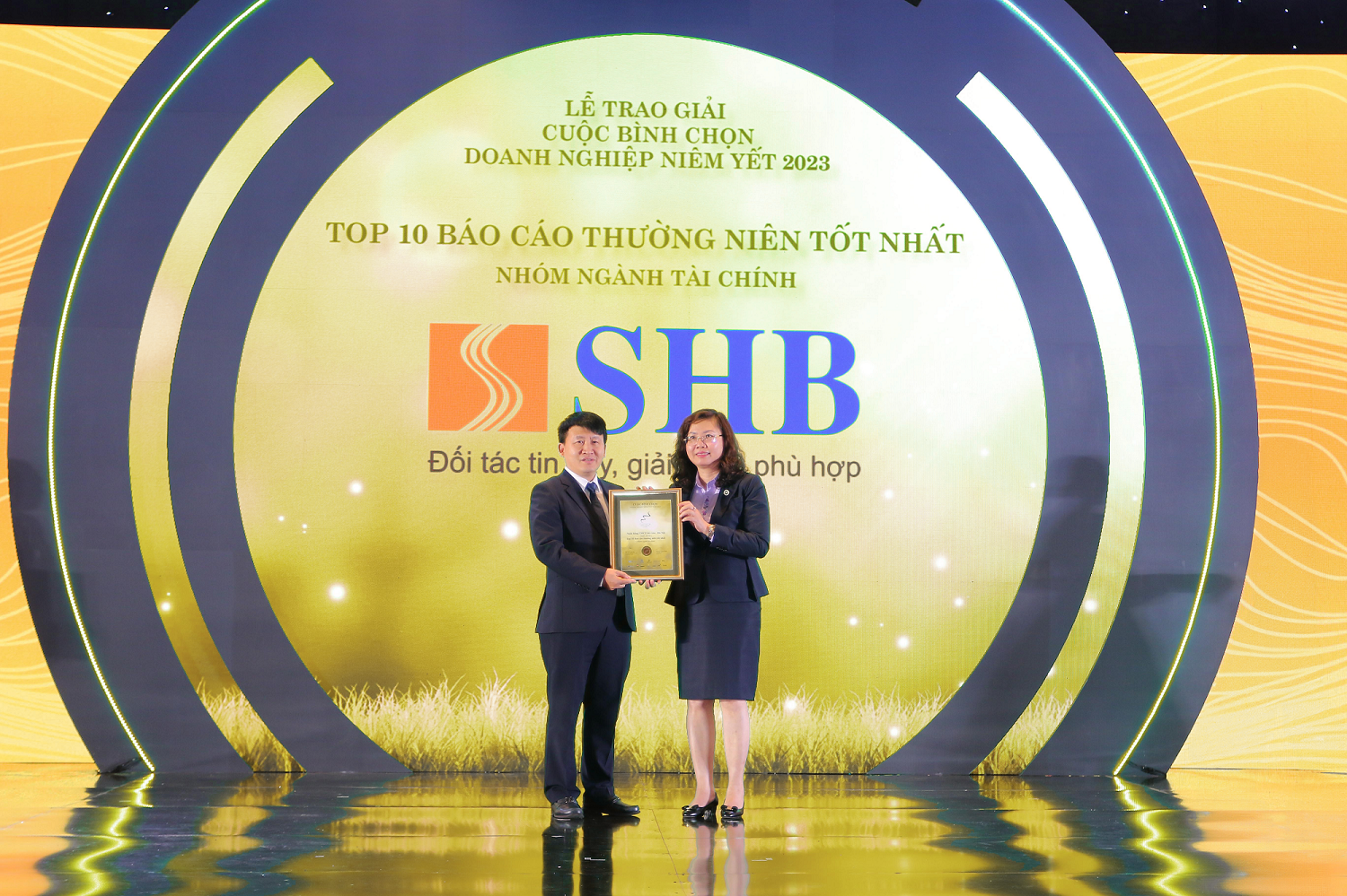 SHB được vinh danh Top 10 doanh nghiệp có Báo cáo thường niên tốt nhất