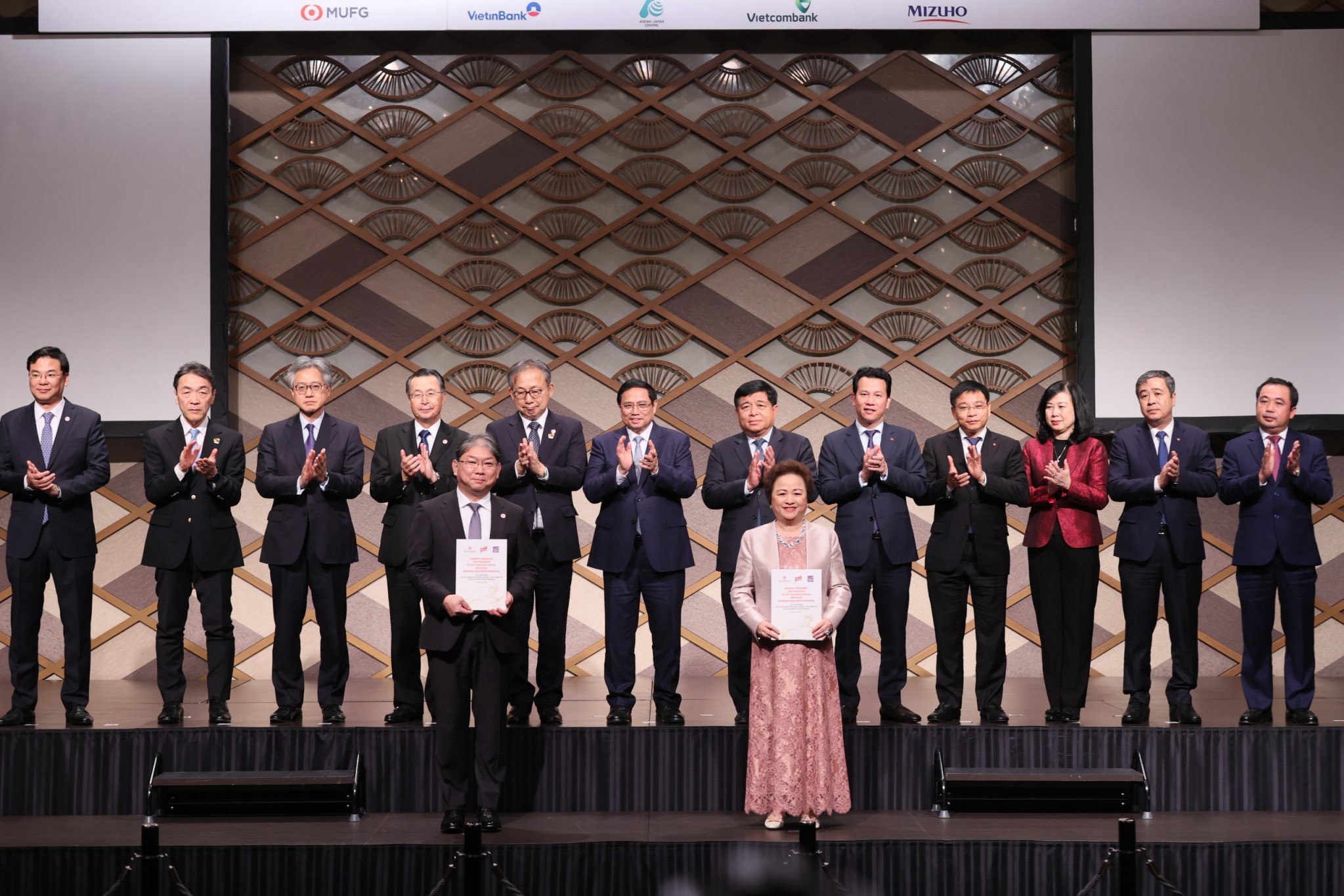 SeABank và AEON Financial Service ký kết Biên bản ghi nhớ hợp tác chiến lược và trao Hợp đồng chuyển nhượng Công ty Tài chính PTF