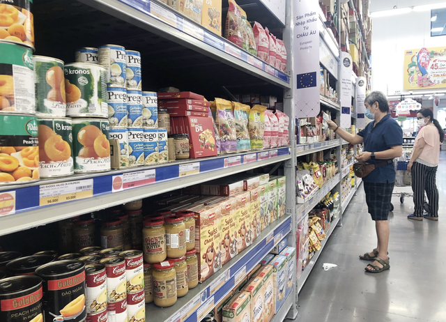 Ngành bán lẻ kỳ vọng vào đà chi tiêu dần phục hồi