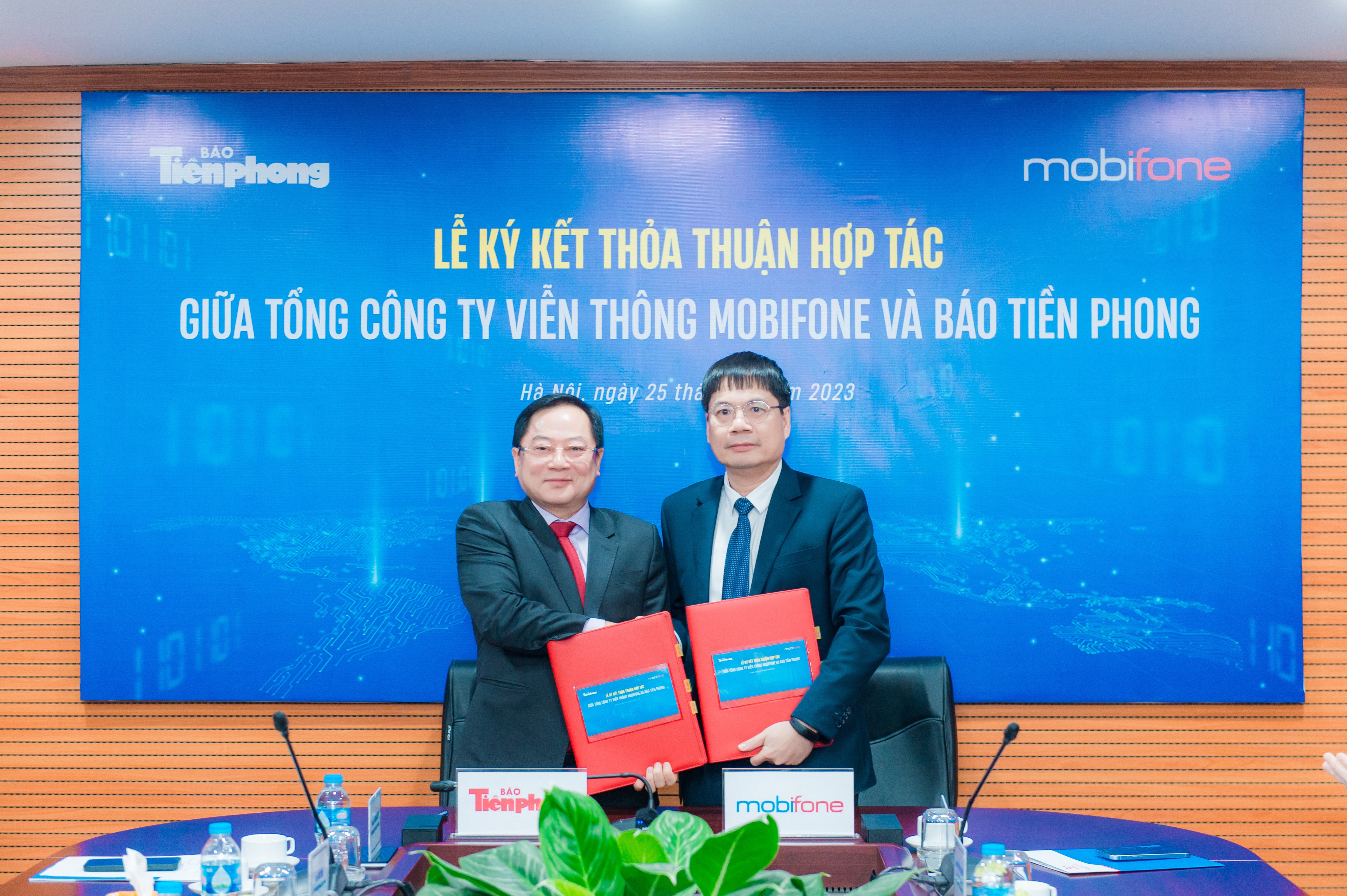 MobiFone đồng hành cùng Báo Tiền Phong chuyển đổi số toàn diện