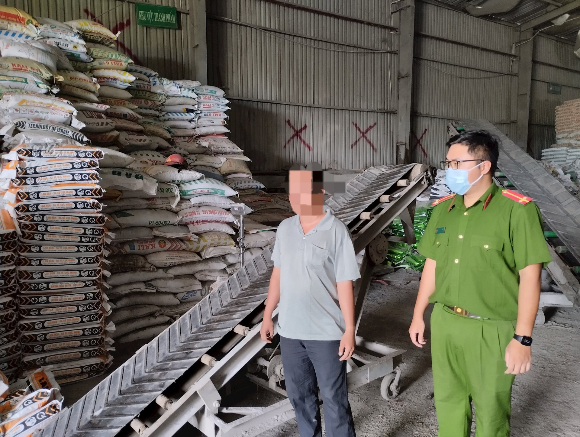 Khởi tố Giám đốc CTCP quốc tế nông nghiệp Sài Gòn Xanh vì sản xuất buôn bán 76 tấn phân bón giả