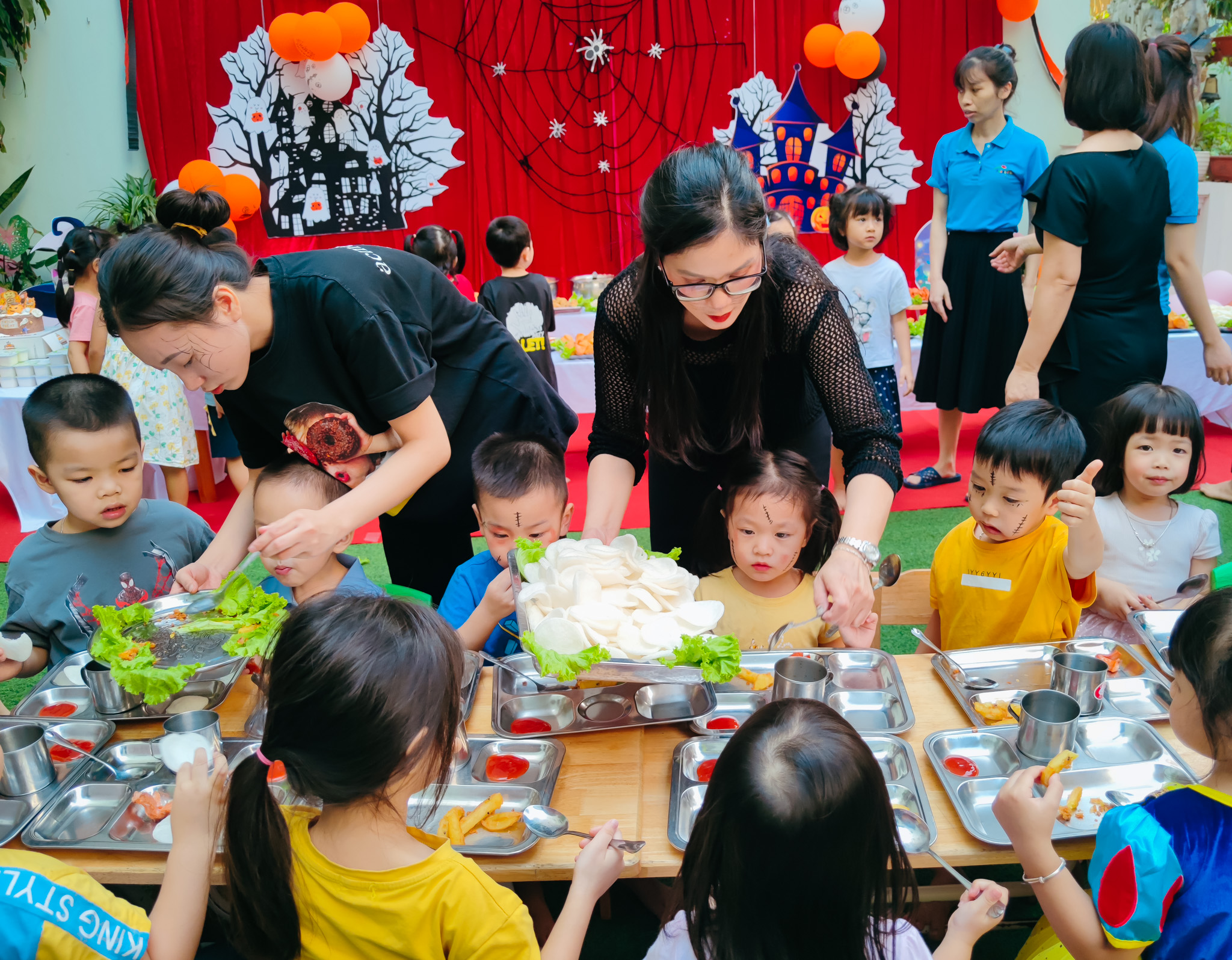 Cần giám sát chặt chẽ để nâng cao bữa ăn học đường