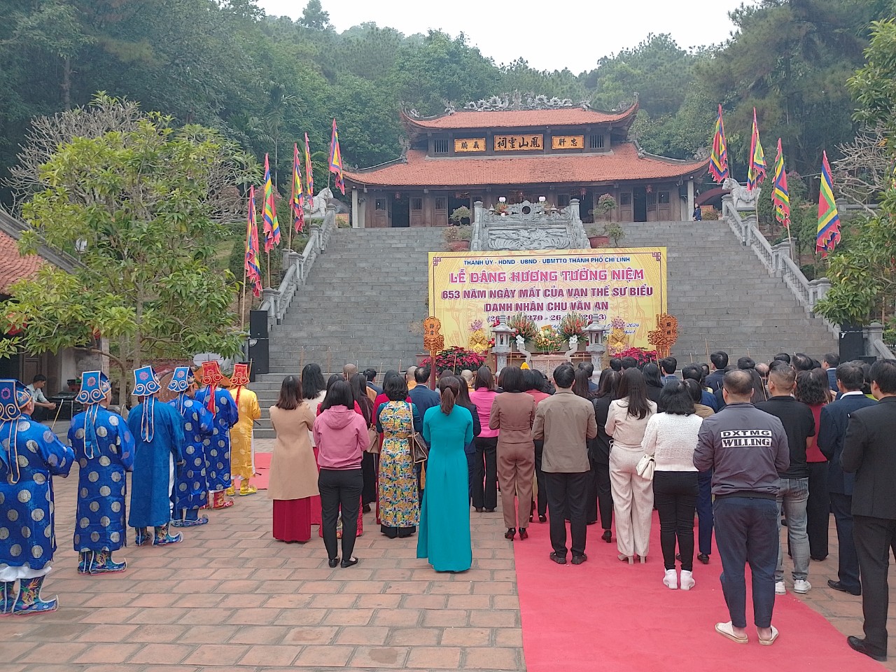 Dâng hương tưởng niệm 653 năm ngày mất danh nhân Chu Văn An