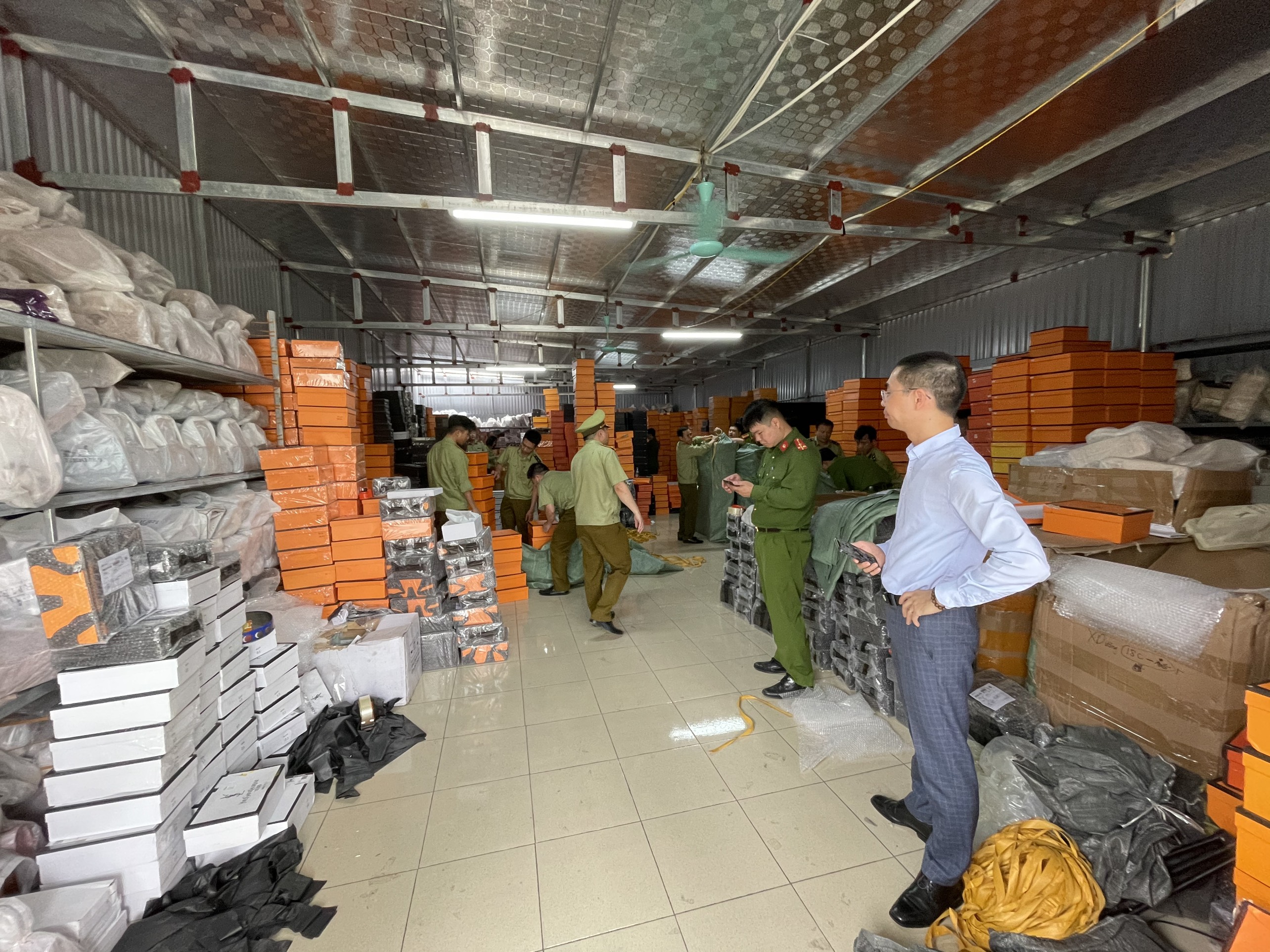 6 nhiệm vụ trọng tâm của lực lượng quản lý thị trường trong năm 2024