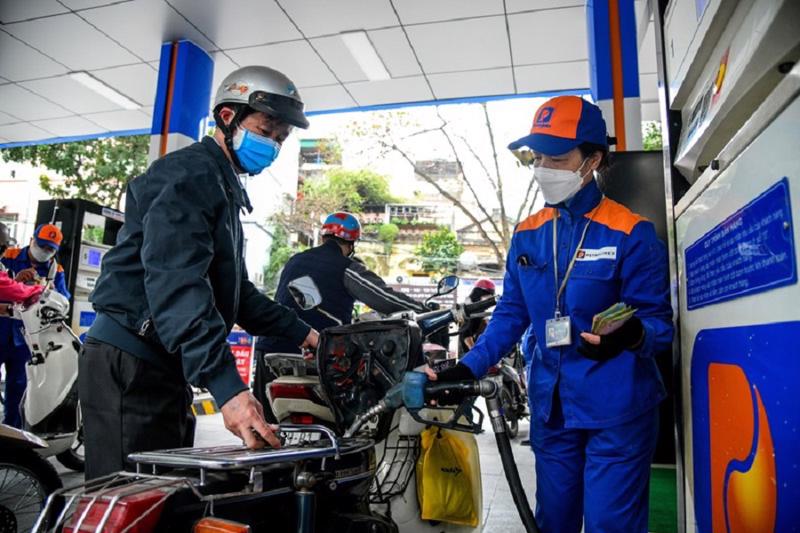 Giá xăng dầu trong nước vào kỳ điều hành ngày mai (181) có thể tăng theo giá thế giới