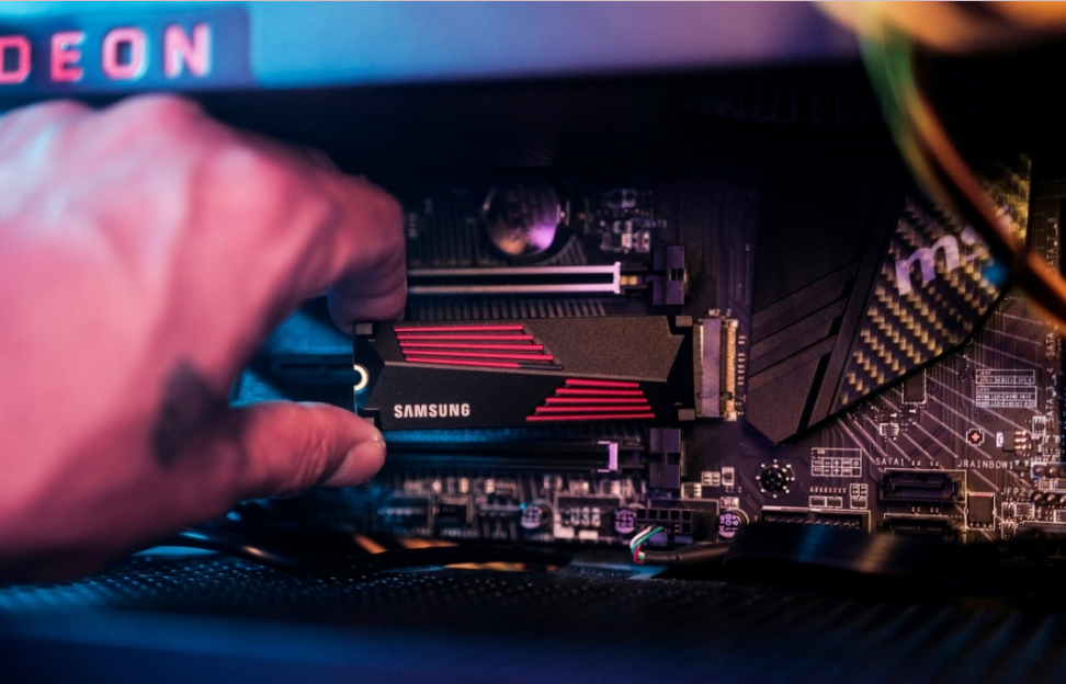 Doanh thu ngành bán dẫn toàn cầu giảm 8,8% trong năm 2023