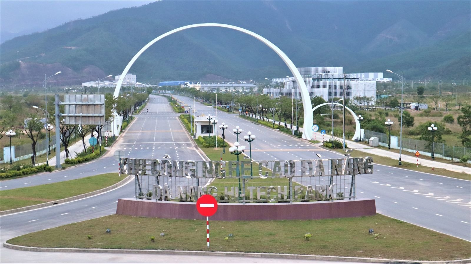 Nhiều chính sách ưu đãi, hỗ trợ đầu tư vào khu công nghệ cao